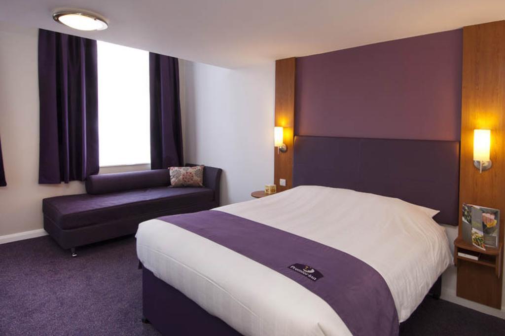 Premier Inn Reading Central Экстерьер фото